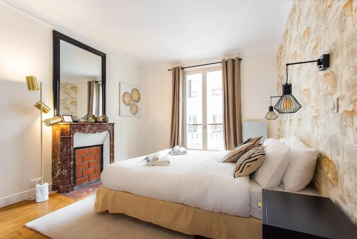 Montmartre Seveste Beautiful Apartment 2Br 파리