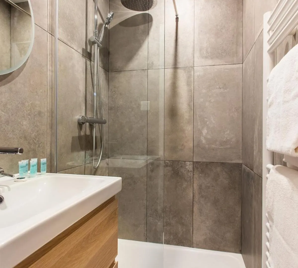 Montmartre Seveste Beautiful Apartment 2Br Paris 0*,